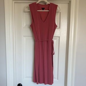 Ann Taylor Rose Sleeveless Midi Dress belted. Never worn. Size L